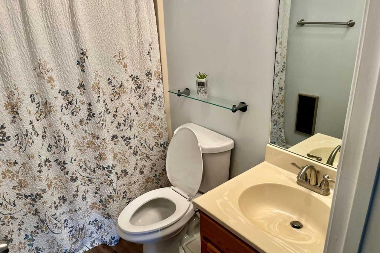 Lincoln Condo With Views, Pool, Hot Tub And Balcony! Exterior photo