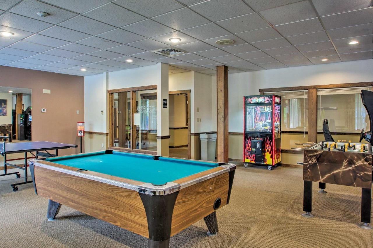 Lincoln Condo With Views, Pool, Hot Tub And Balcony! Exterior photo